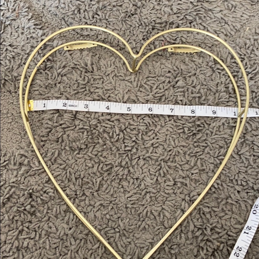 Gold heart metal wall hanging